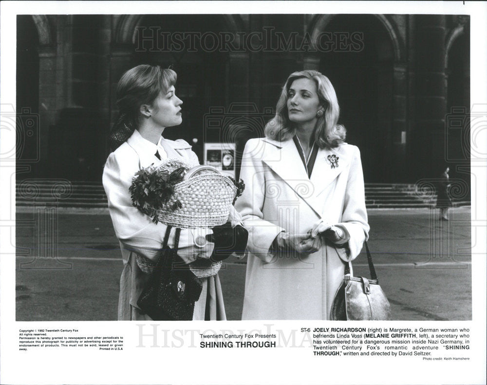 1992 Press Photo Joely Richardson Actress Melanie Griffith Shining Through - Historic Images