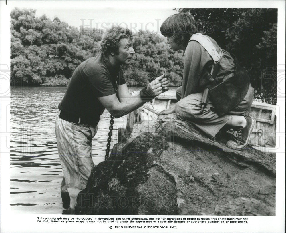 1980 Press Photo Micheal Caine Actor Jeffrey Frank Island Thriller Movie Film - Historic Images