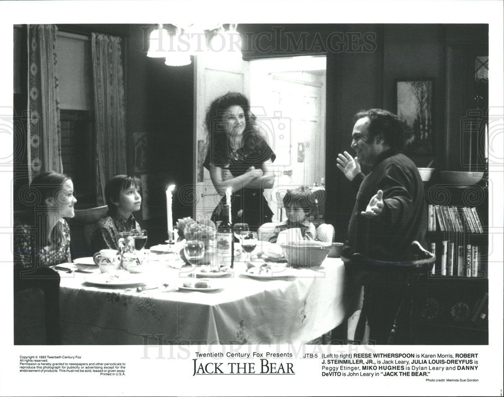 1993 Press Photo Julia Louis-Dreyfus &amp; Danny DeVito Star In Jack The Bear - Historic Images