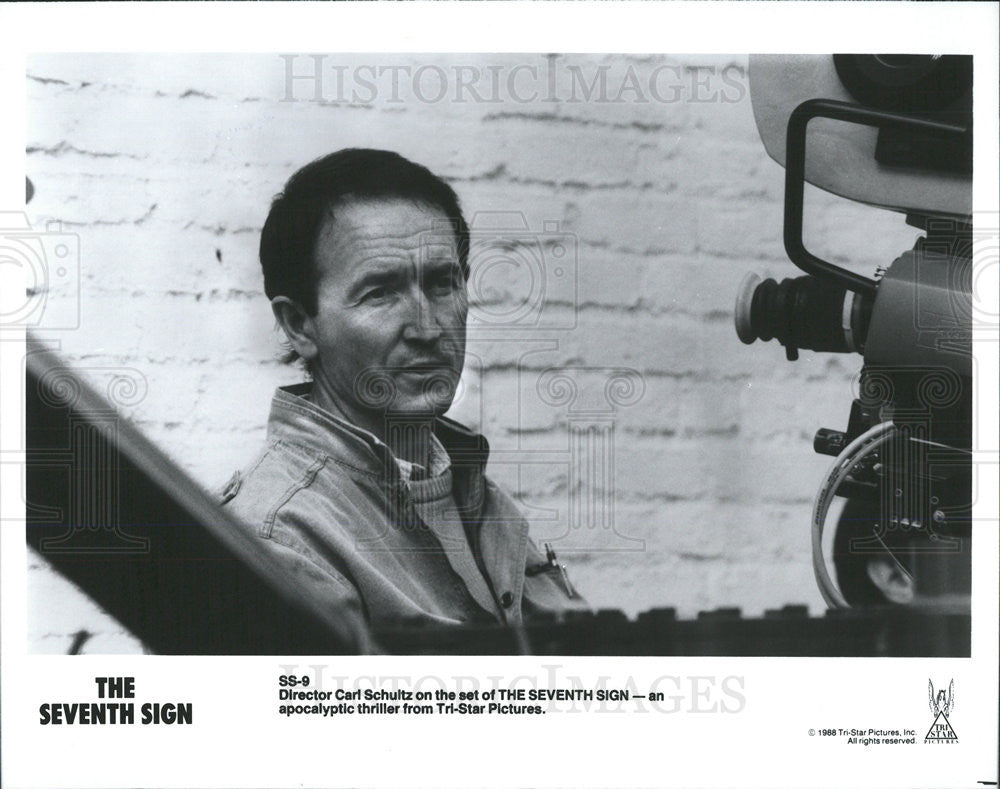 1988 Press Photo Carl Schultz Director Set Seventh Sign Apocalyptic Thriller - Historic Images