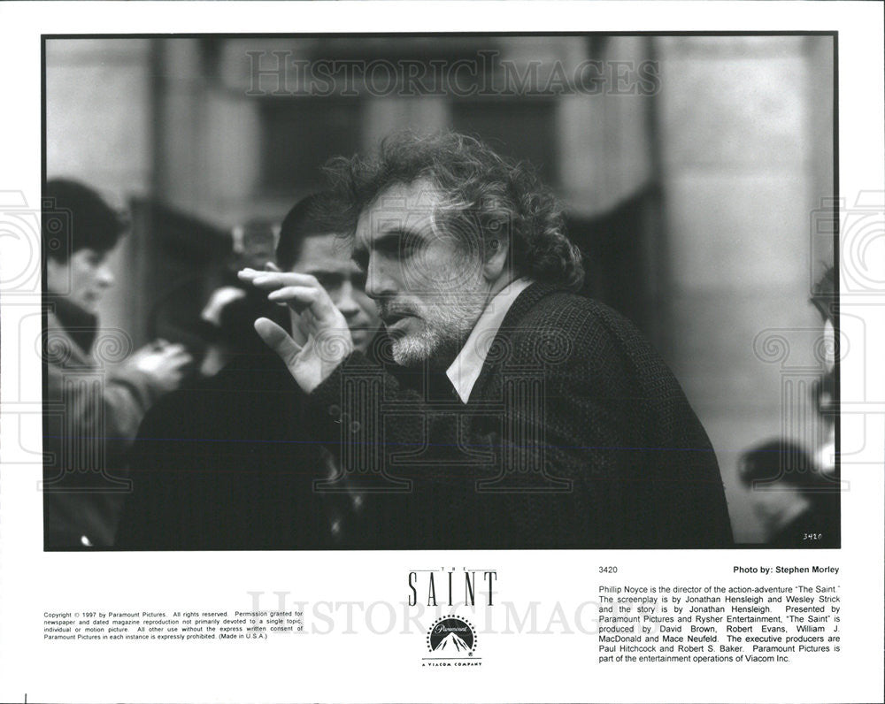 1997 Press Photo Phillip Noyce Director Action Adventure Movie Saint - Historic Images