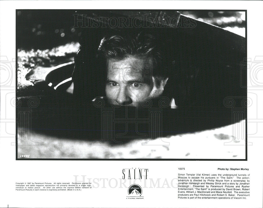 1997 Press Photo Val Kilmer Actor Action Adventure Movie Saint Film - Historic Images