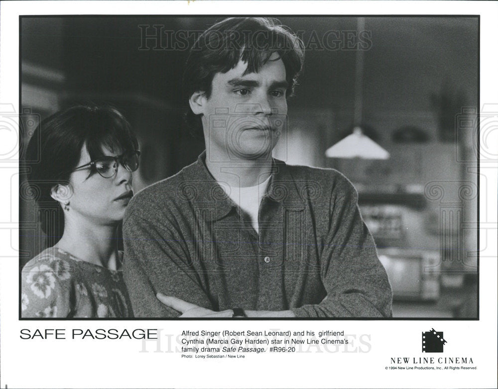 1994 Press Photo Robert Sean Leonard Marcia Gay Harden Actress Safe Passage Film - Historic Images