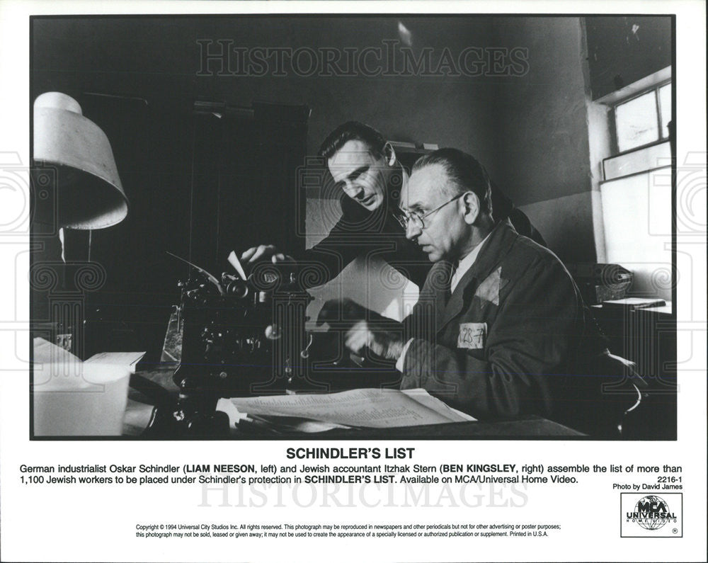 1994 Press Photo Liam Neeson &amp; Ben Kingsley Star In &quot;Schindler&#39;s List&quot; - Historic Images