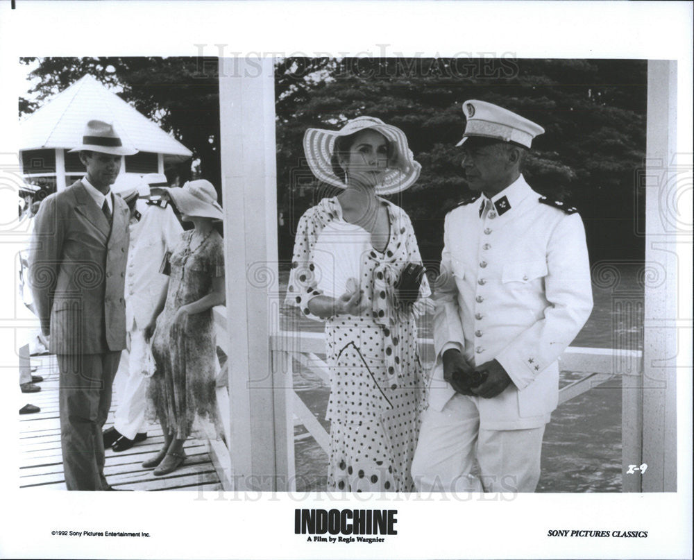 1992 Press Photo Catherine Deneuve and Gerard Lartigau in &quot;Indochine&quot; - Historic Images