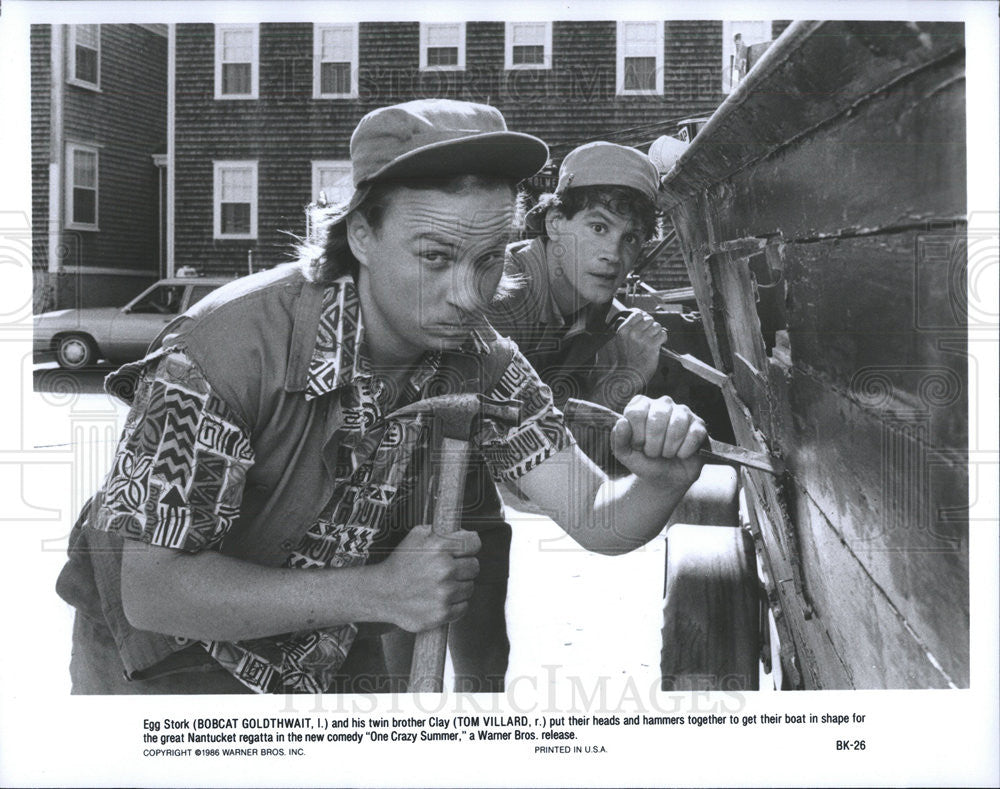 1986 Press Photo Bobcat Goldthwait and Tom Villard in &quot;One Crazy Summer&quot; - Historic Images