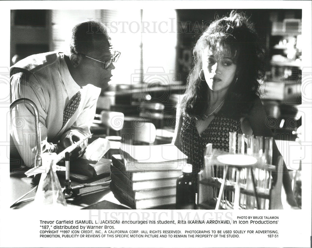 1997 Press Photo Samuel L Jackson &amp; Karina Arroyave Star In 187 - Historic Images