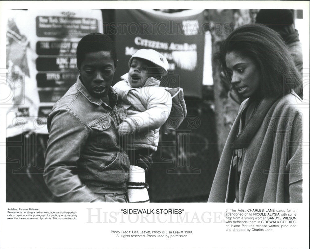 1989 Press Photo Charles Lane Nicole Alysia Sandye Wilson Actors Sidewalk - Historic Images