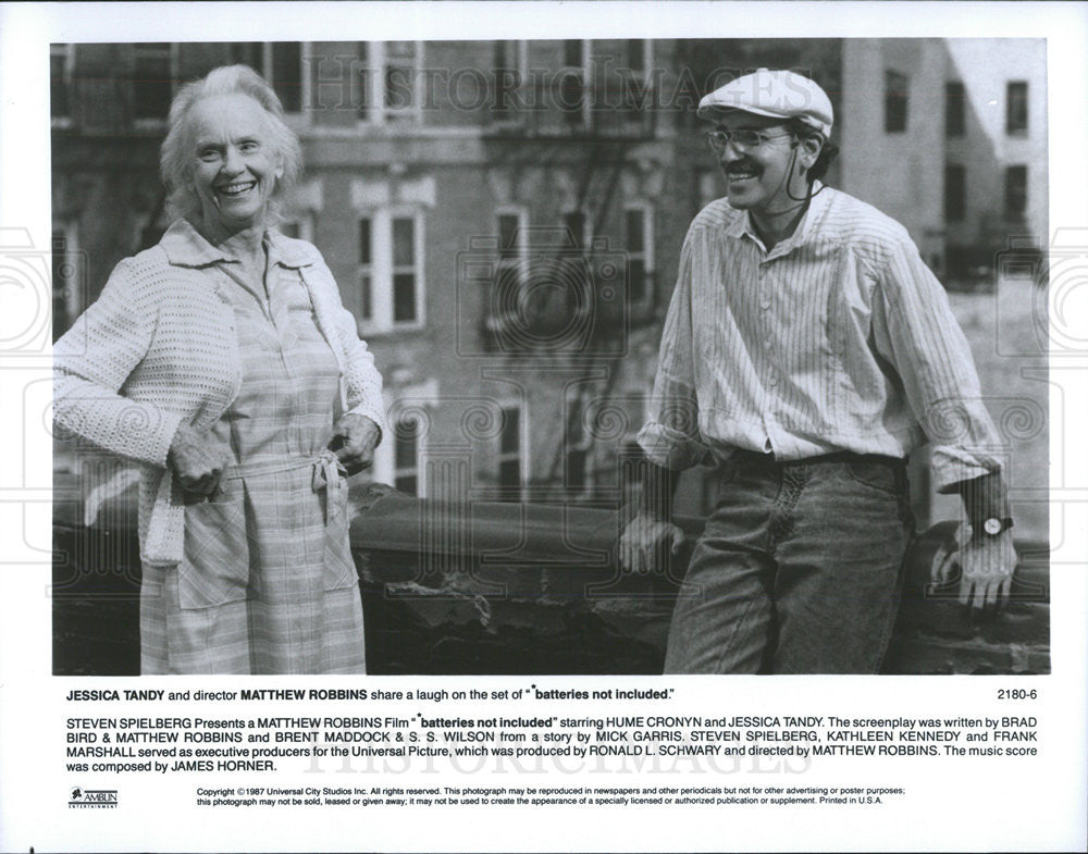 1987 Press Photo Jessica Tandy Actress Matthew Robbins Director Batteries Not - Historic Images