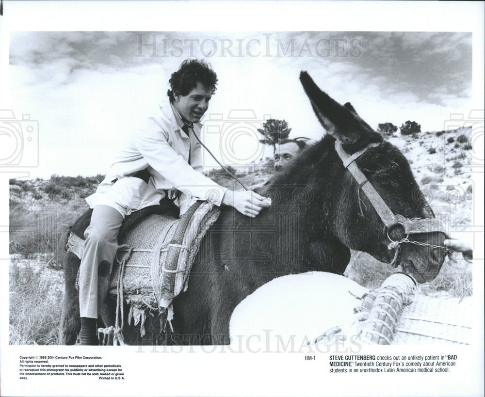 1985 Press Photo Film Bad Medicine Steve Guttenberg - Historic Images