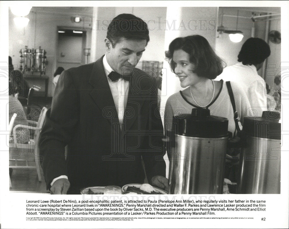 1990 Press Photo Robert DeNiro &amp; Penelope Ann Miller In Awakenings - Historic Images