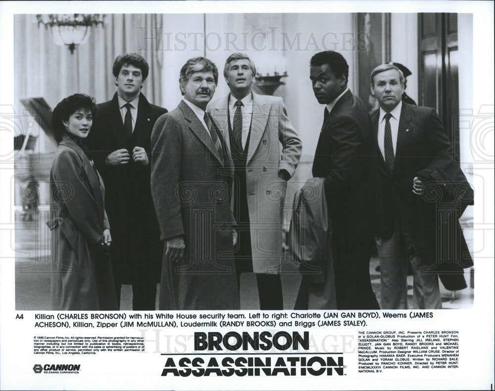 1987 Press Photo Film Assassination Charles Bronson Jan Gan Boyd JamesAcheson - Historic Images