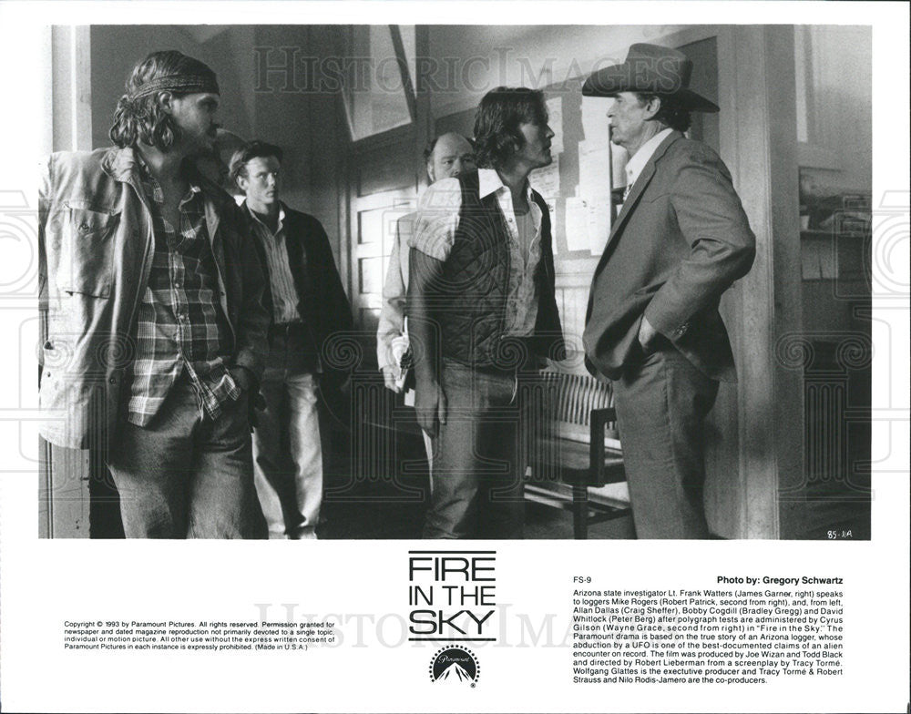 1993 Press Photo James Garnew, Robert Patrick, Allan Dallas In &quot;Fire In The Sky&quot; - Historic Images