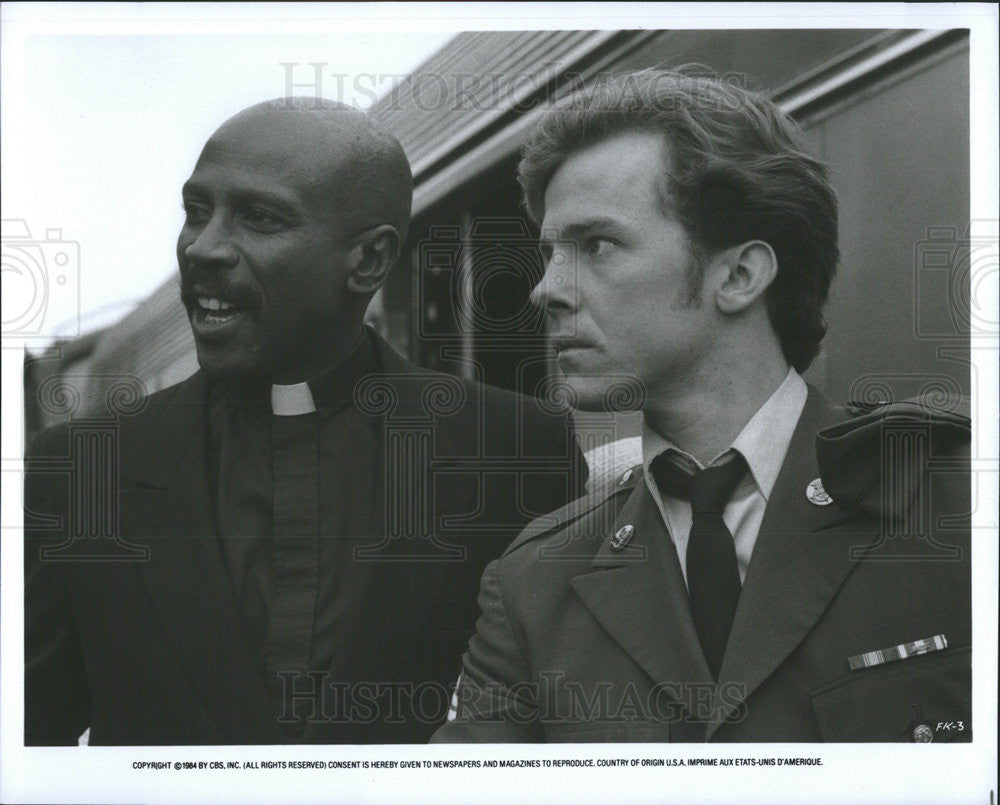 1984 Press Photo Louis Gossett Jr Michael O&#39;Keefe Star In Finders Keepers - Historic Images