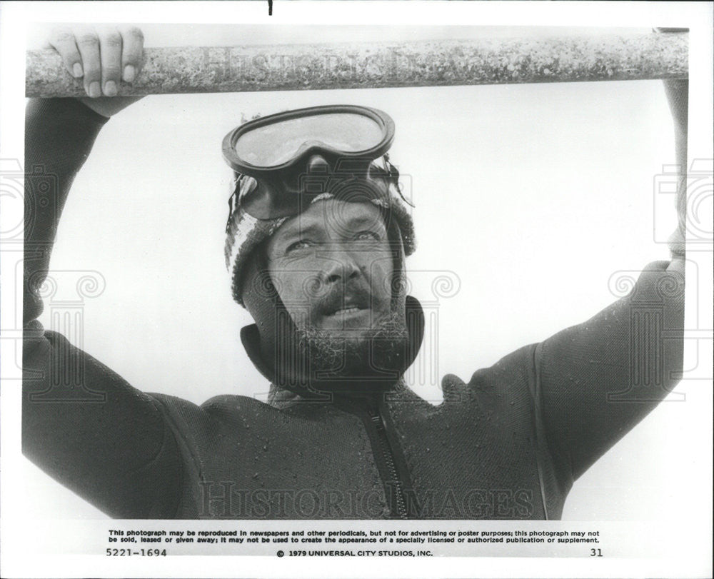 1979 Press Photo Roger Moore stars in &quot;Ffolkes&quot; - Historic Images