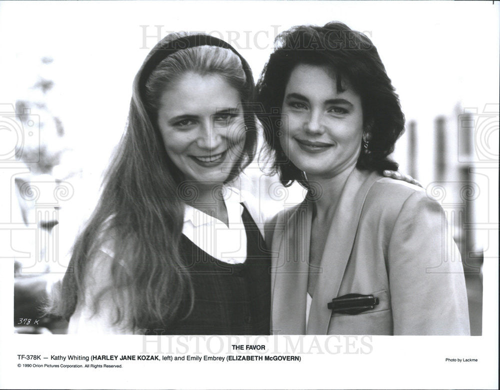 1990 Press Photo Harley Jane Kozak and Elizabeth McGovern stars of &quot;The Favor&quot; - Historic Images