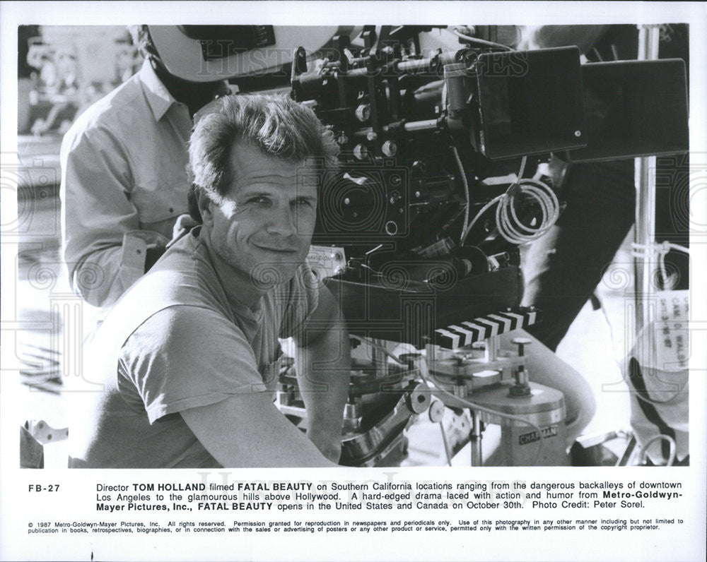 1987 Press Photo Tom Holland Director Filming Southern California Fatal Beauty - Historic Images