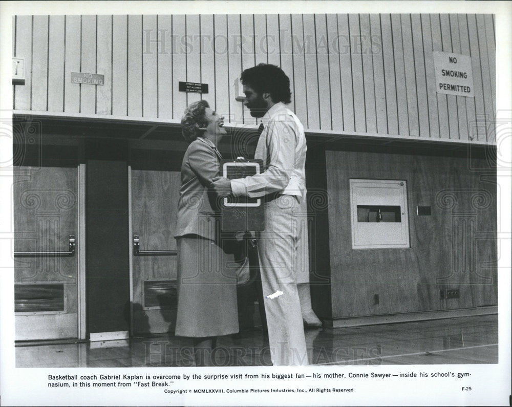 1978 Press Photo Gabriel Kaplan and Connie Sawyer in &quot;Fast Break&quot; - Historic Images