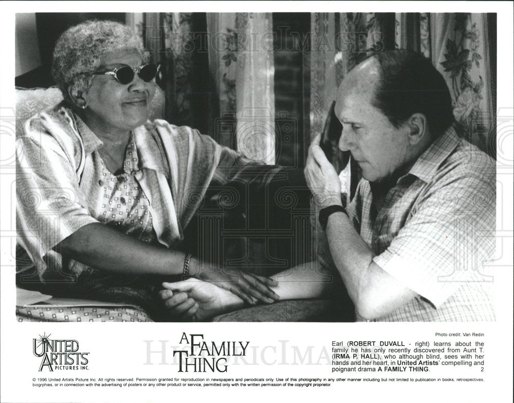 1996 Press Photo Robert Duvall and Irma P. Hall in &quot;A Family Thing&quot; - Historic Images