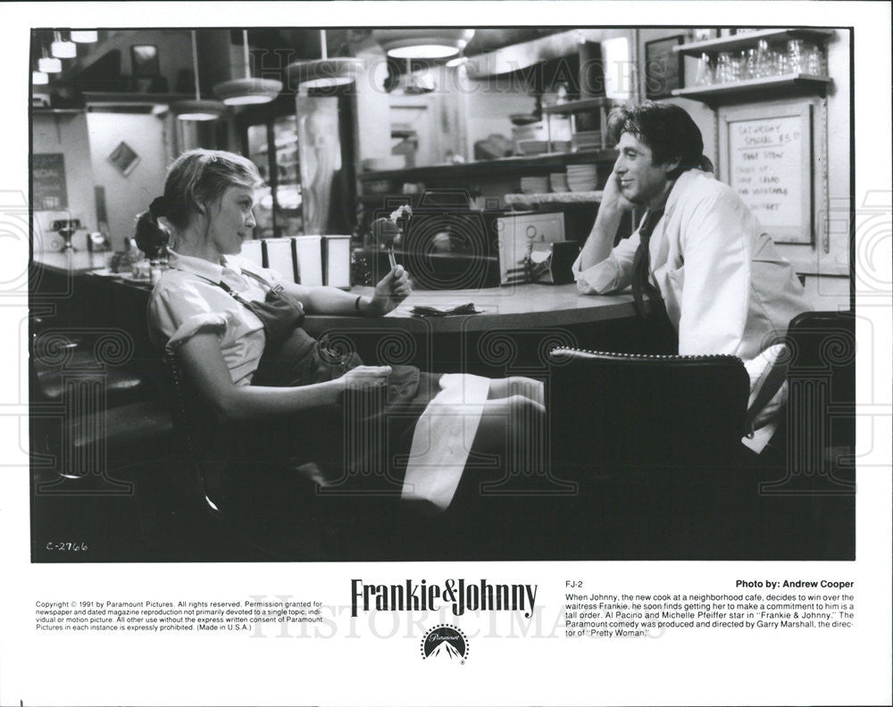 1991 Press Photo Al Pacino and Michelle Pfeiffer star in &quot;Frankie and Johnny&quot; - Historic Images