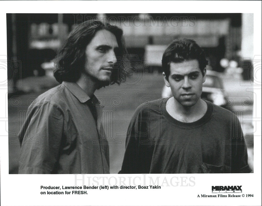 1994 Press Photo &quot;Fresh&quot; Producer Lawrence Bender and Director Boaz Yakin on set - Historic Images