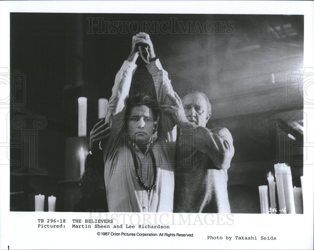 1987 Press Photo Martin Sheen Actor Lee Richardson Believers Horror Film Movie - Historic Images