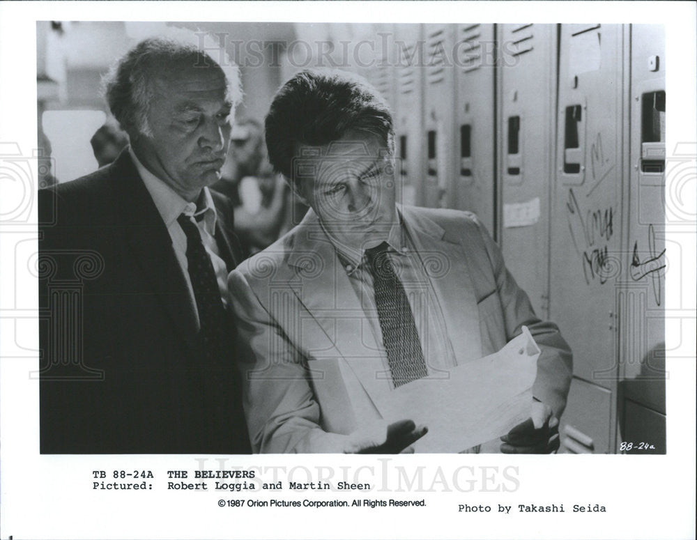 1987 Press Photo Robert Loggia Actor Martin Sheen Believers Horror Film Movie - Historic Images