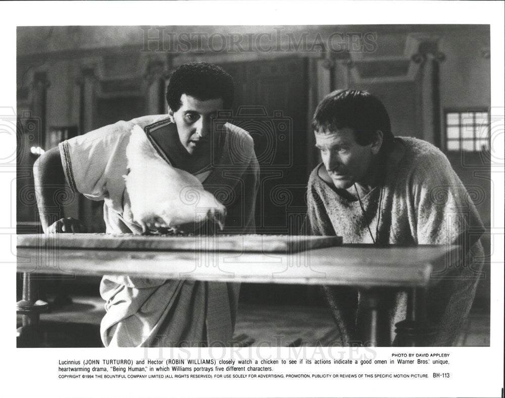 1994 Press Photo Being Human Film John Turturro Robin William Chicken Entrails - Historic Images