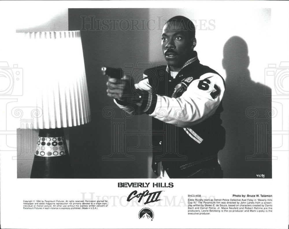 1994 Press Photo Beverly Hill Cops III Film Actor Eddie Murphy Letter Jacket - Historic Images