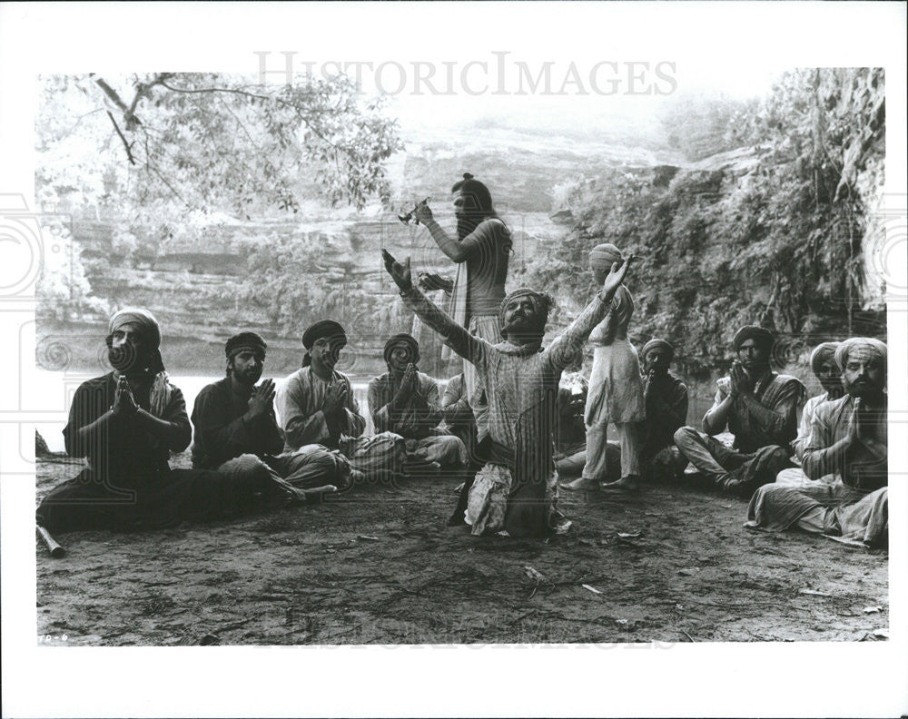 1988 Press Photo The Deceivers Film Group Ritual Scene - Historic Images