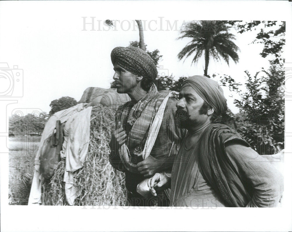 1988 Press Photo Pierce Bronson in &quot;The Deceivers&quot; - Historic Images