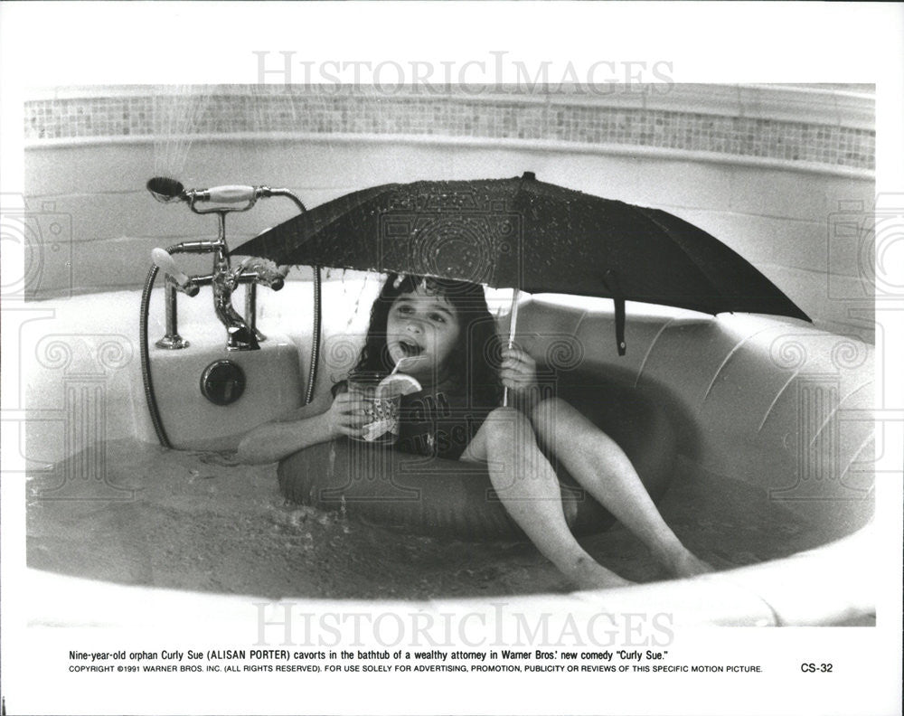 1991 Press Photo Curly Sue Film Child Actress Alisan Porter In Bathtub Scene - Historic Images