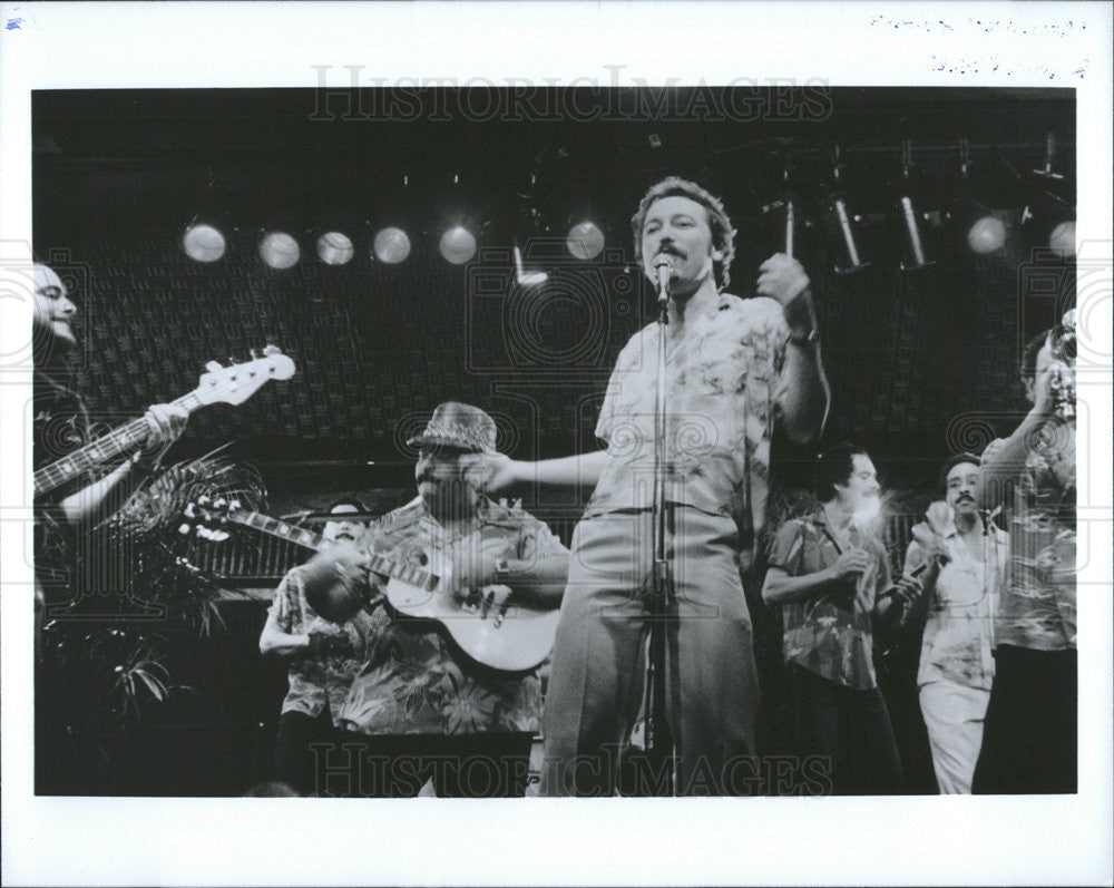 1985 Press Photo Ruben Blades Actor Rudy Veloz Story Crossover Dreams - Historic Images