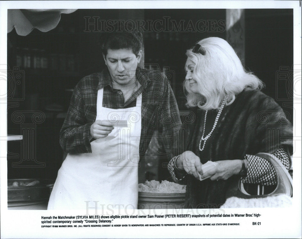 1988 Press Photo Sylvia Miles Actress Peter Riegert Actor Crossing Delancey - Historic Images