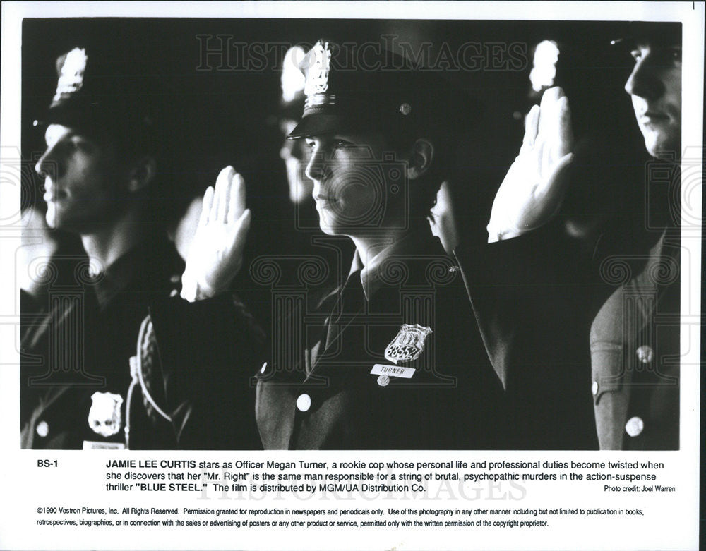 1990 Press Photo Jamie Lee Curtis As Officer Megan Turner In &quot;Blue Steel&quot; - Historic Images