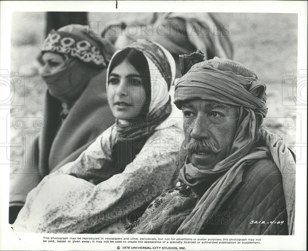 1978 Press Photo Anthony Quinn &amp; Jennifer O&#39;Neill In &quot;Caravans&quot; - Historic Images