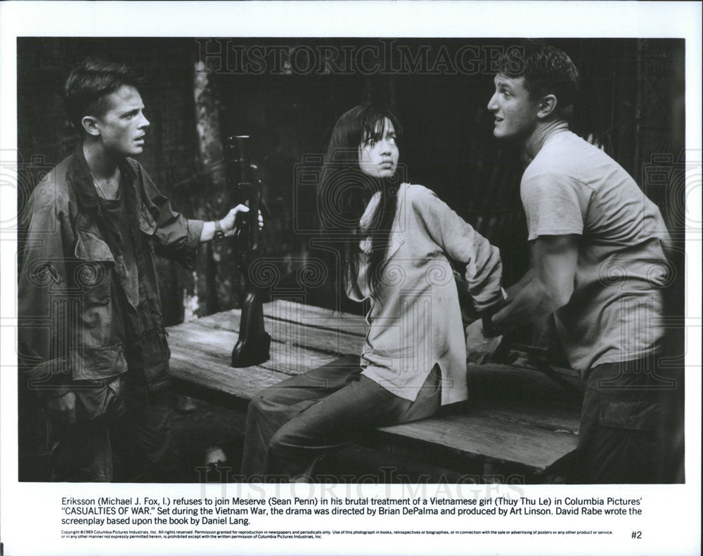 1989 Press Photo Michael Fox, Sean Penn &amp; Thuy Thu Le In &quot;Casualties Of War&quot; - Historic Images