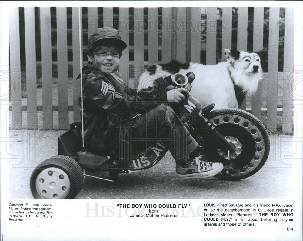 1986 Press Photo Fred Savage &amp; Jake Cruising In &quot;The Boy Who Could Fly&quot; - Historic Images