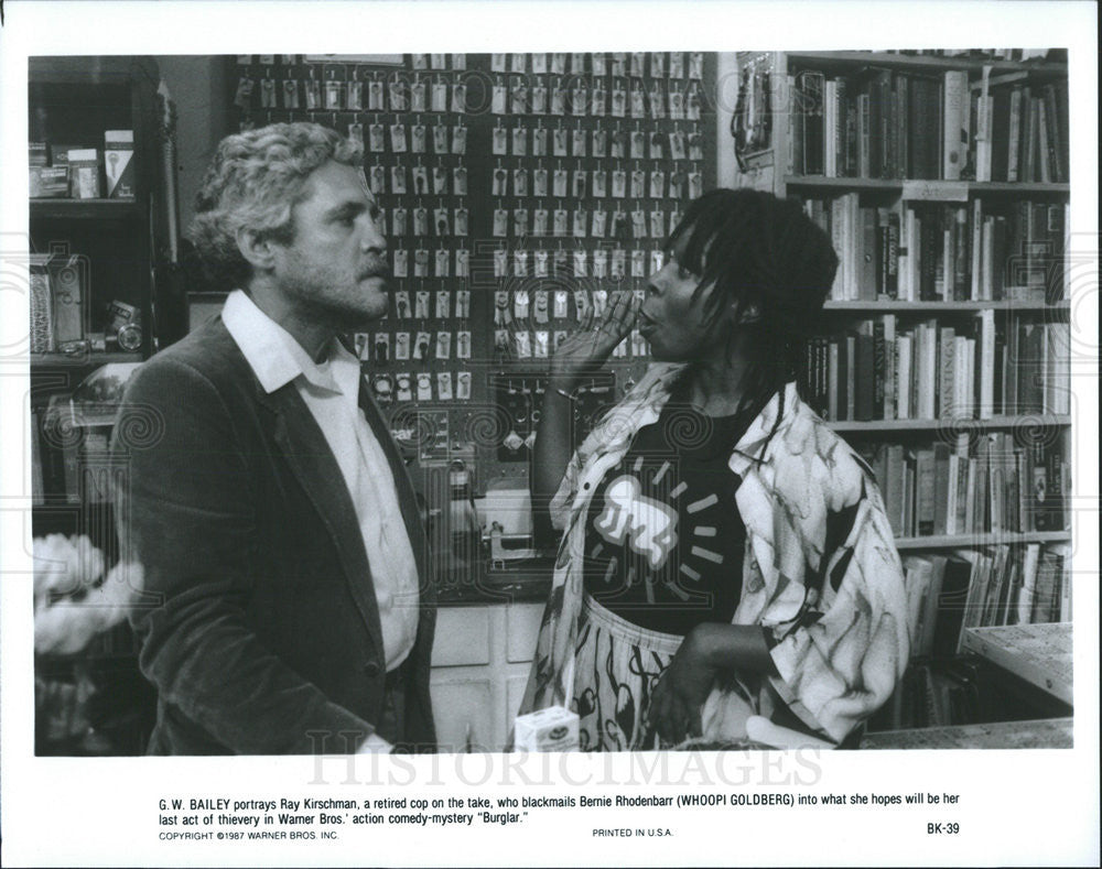 1987 Press Photo G.W. Bailey &amp; Whoopi Goldberg Star In &quot;Burglar&quot; - Historic Images