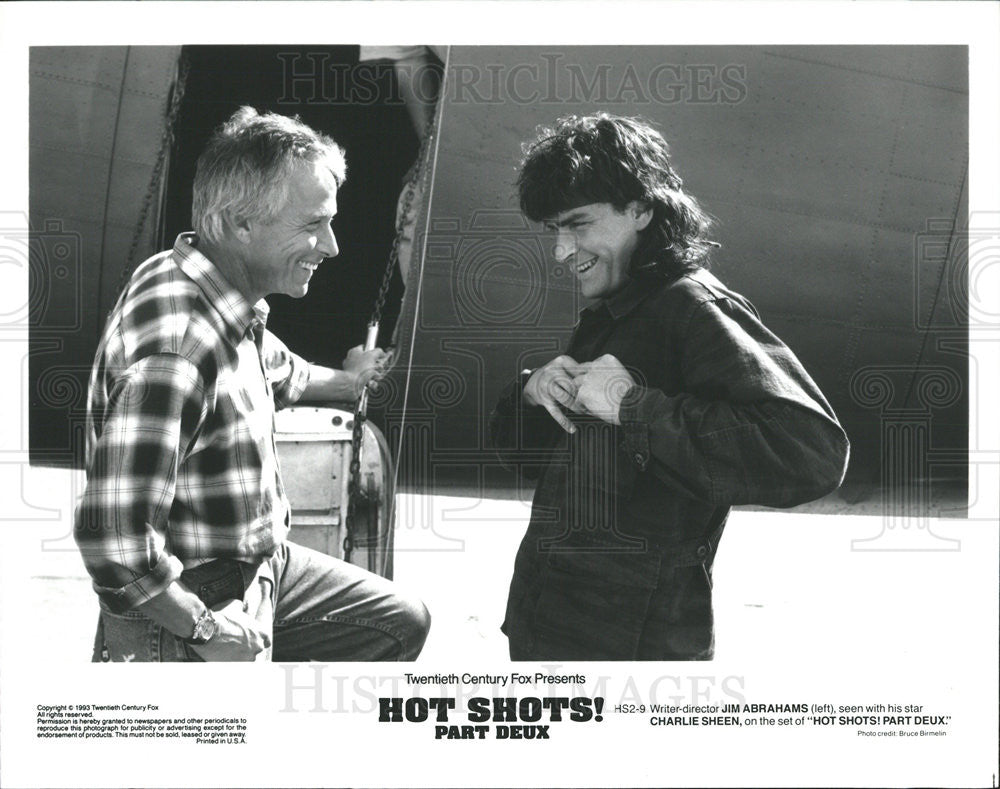 1993 Press Photo Jim Abrahams Writer Director Charlie Sheen Actor Hot Shots Part - Historic Images