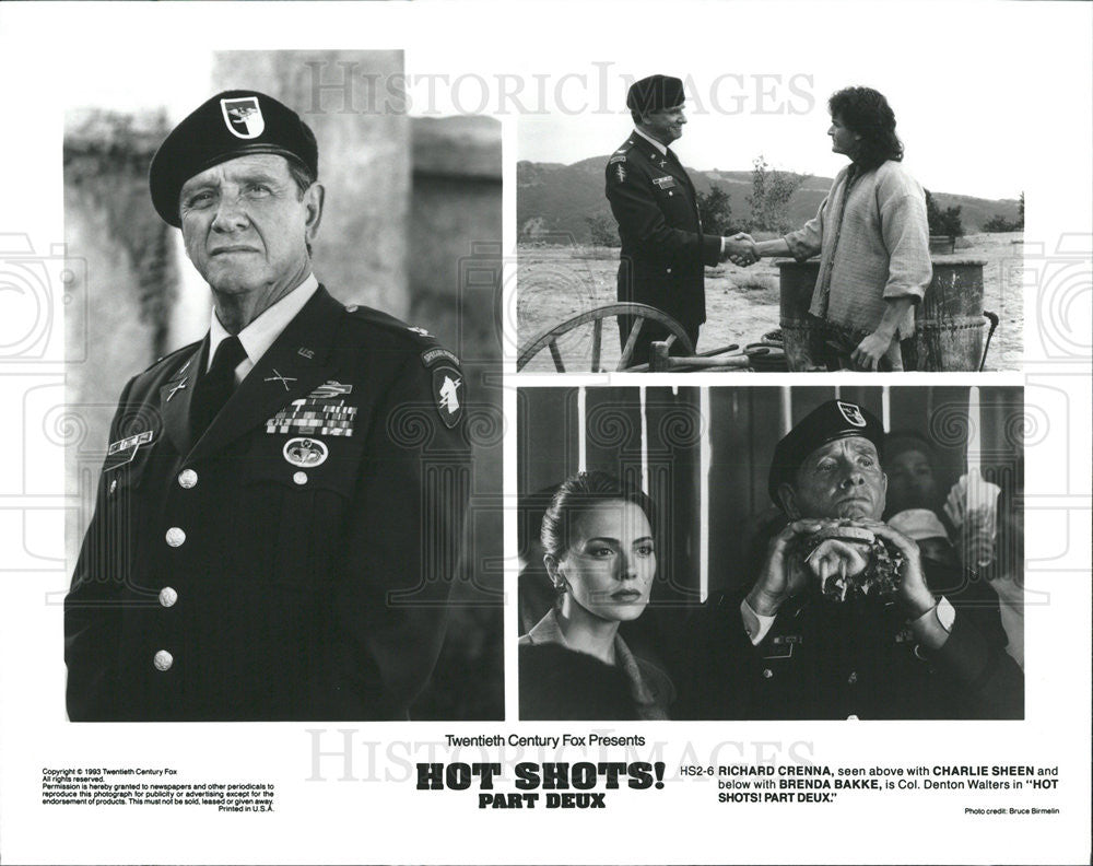 1993 Press Photo Richard Crenna Charlie Sheen Brenda Bakke Actors Hot Shots Part - Historic Images