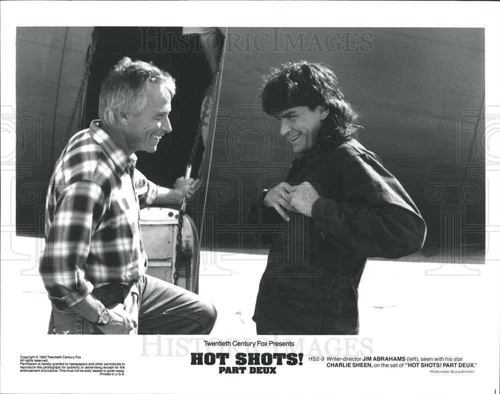 1993 Press Photo Jim Abrahams Writer Director Charlie Sheen Actor Hot Shots Part - Historic Images