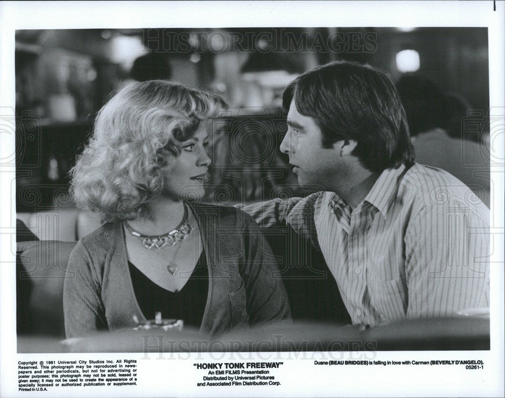 1981 Press Photo Beau Bridges and Beverly D&#39;Angelo in &quot;Honky Tonk Freeway&quot; - Historic Images