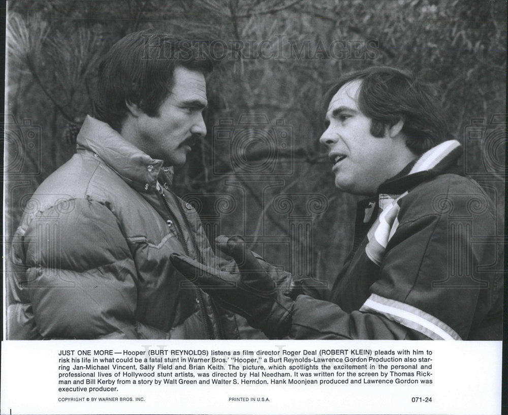 1978 Press Photo Burt Reynolds and Robert Klein in &quot;Hooper&quot; - Historic Images