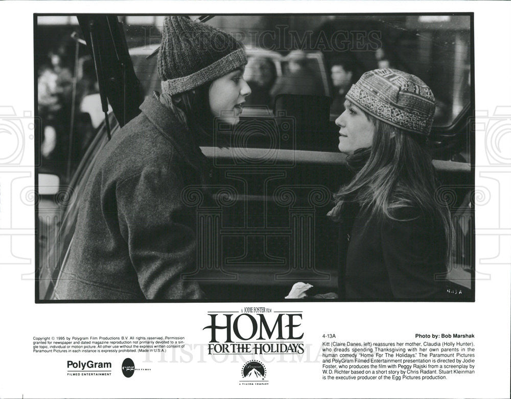 1995 Press Photo Claire Danes and Holy Hunter in &quot;Home For The Holidays&quot; - Historic Images