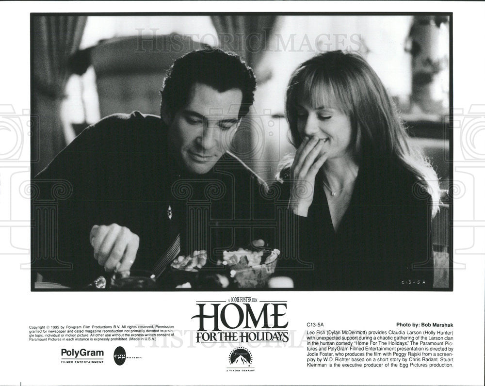 1995 Press Photo Dylan McDermott and Holly Hunter in &quot;Home For The Holidays&quot; - Historic Images