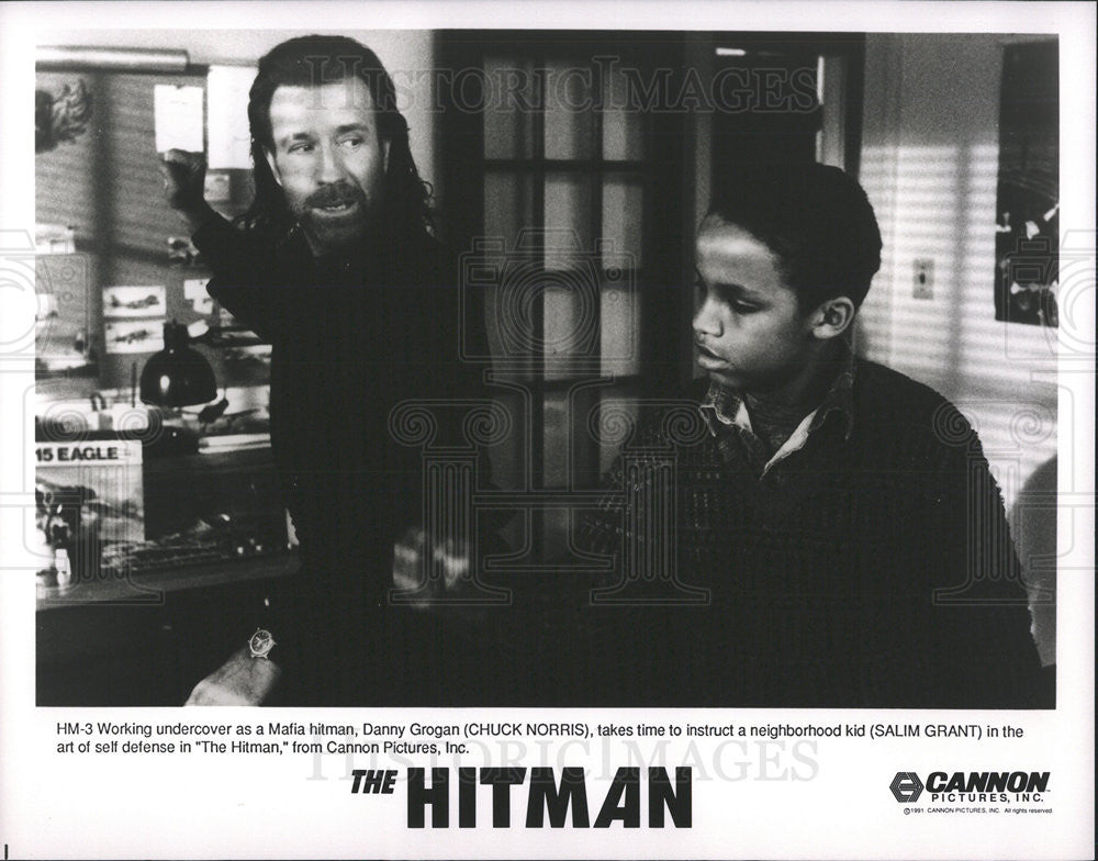 1991 Press Photo Chuck Norris and Salim Grant in &quot;The Hitman&quot; - Historic Images