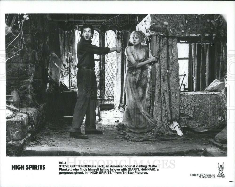 1988 Press Photo Steve Guttenberg and Daryl Hannah in &quot;High Spirits&quot; - Historic Images