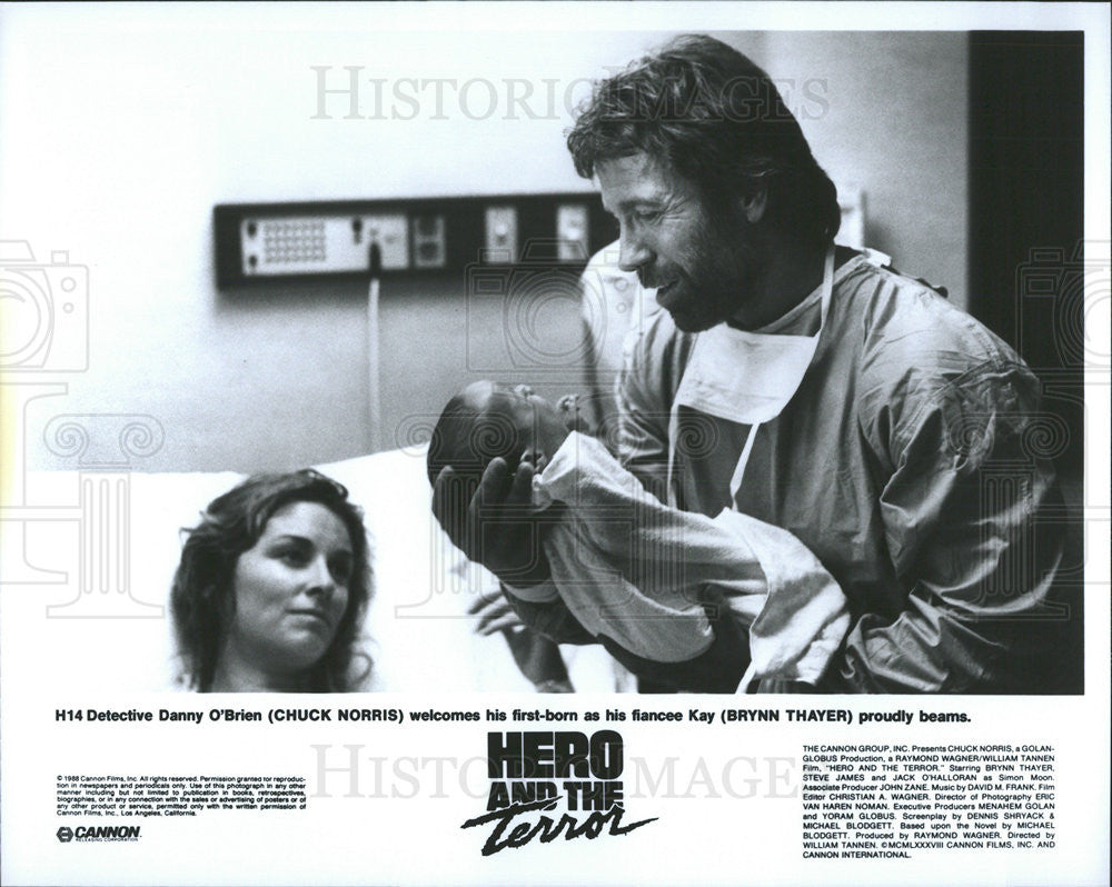 1988 Press Photo Chuck Norris and Brynn Thayer in &quot;Hero And The Terror&quot; - Historic Images