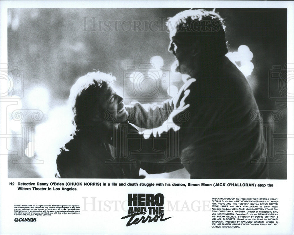 1988 Press Photo Chuck Norris and Jack O&#39;Halloran in &quot;Hero And The Terror&quot; - Historic Images